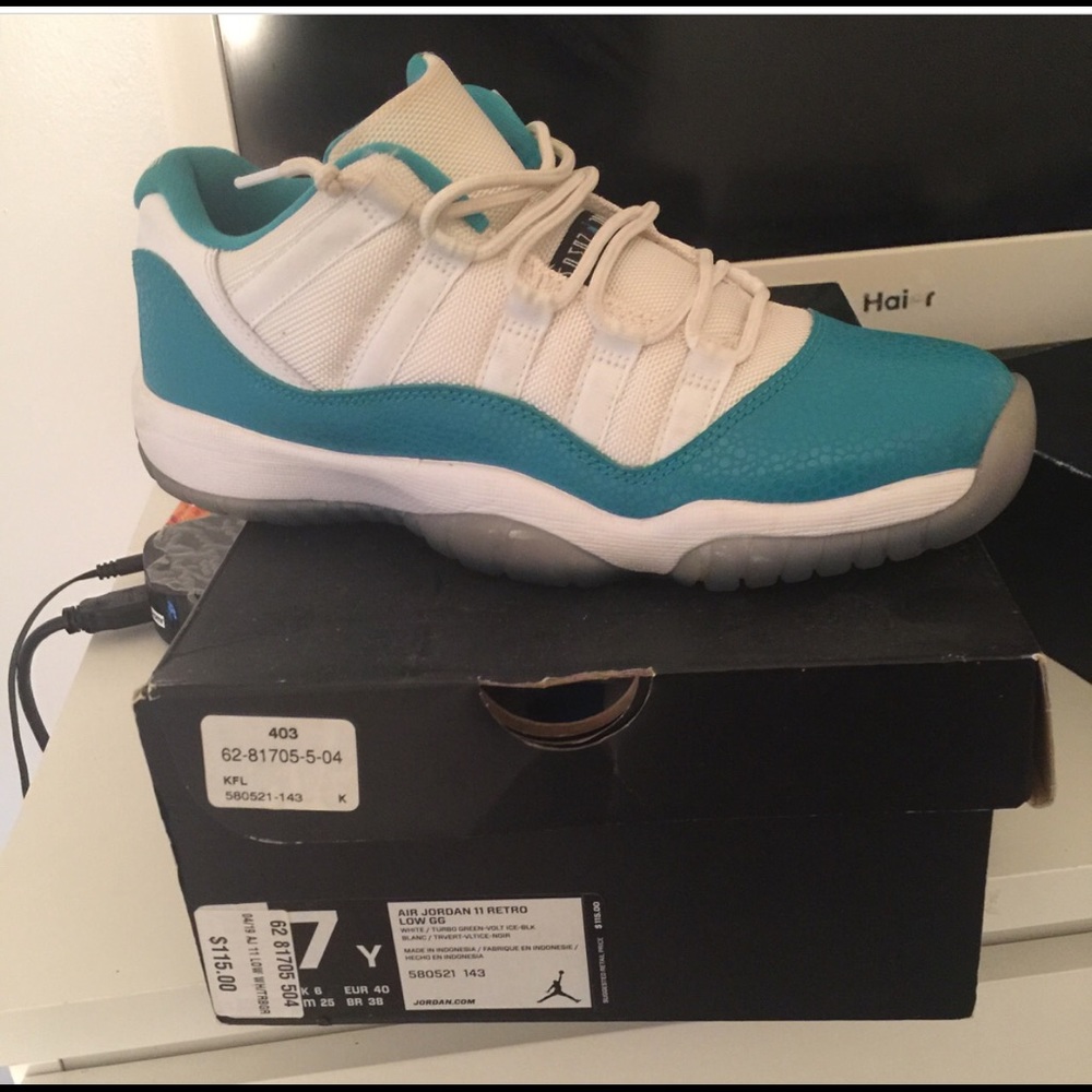 Air Jordan 11s Low